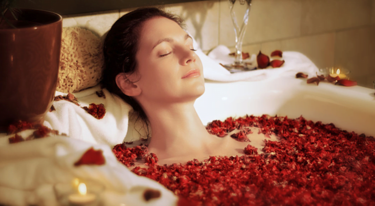 آروماتراپی چیست؟